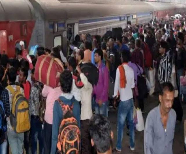 अव्यवस्थाओं ने कर दी “दिल्ली दूर…”, न इनक्वायरी दे रही जानकारी, न वेबसाइट दे रही साथ