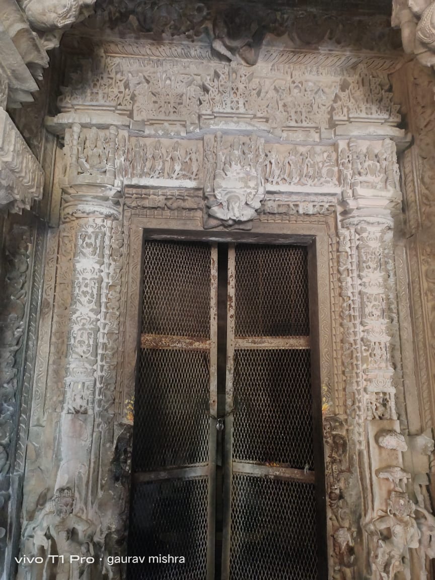 खजुराहो के मंदिरों को डैमेज कर रहा केमिकल स्ट्रक्चर को खतरा, इंजीनियर्स बोले- सिलिकॉन पॉलिश खतरनाक
