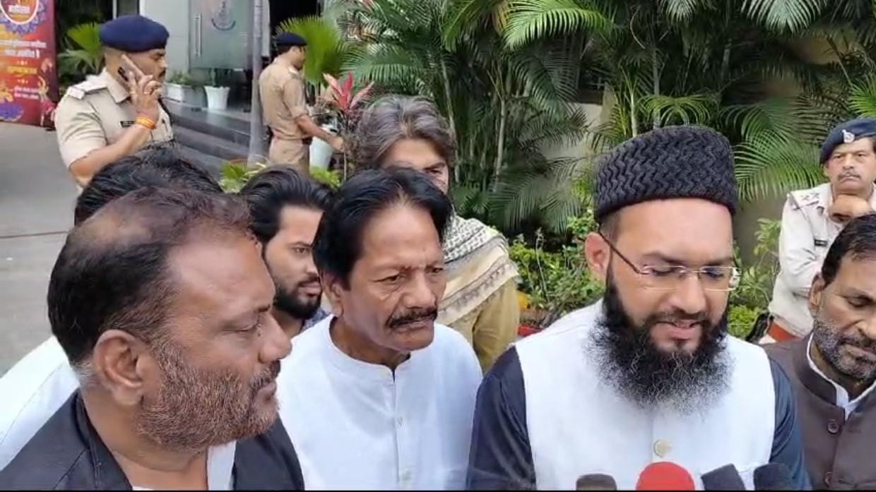 अलगाववादी, आतंकवादी हैं नरसिम्हानंद, उन्हें पाकिस्तान भेज देना चाहिए, नाराज उलेमाओं ने की मांग