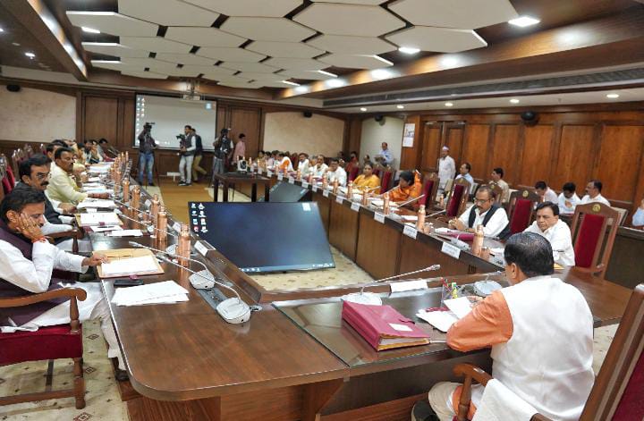 म.प्र.में एक लाख युवाओं को सरकारी नौकरी कैबिनेट की बैठक में लिया फैसला।
