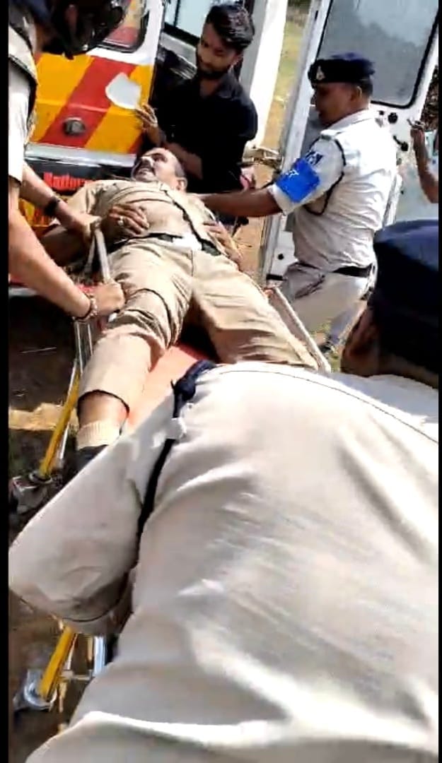 Bhopal बेकाबू भीड़ पर पुलिस ने किया लाठीचार्ज, दागे अश्रु गैस के गोले, प्रदर्शनकारी व पुलिस घायल