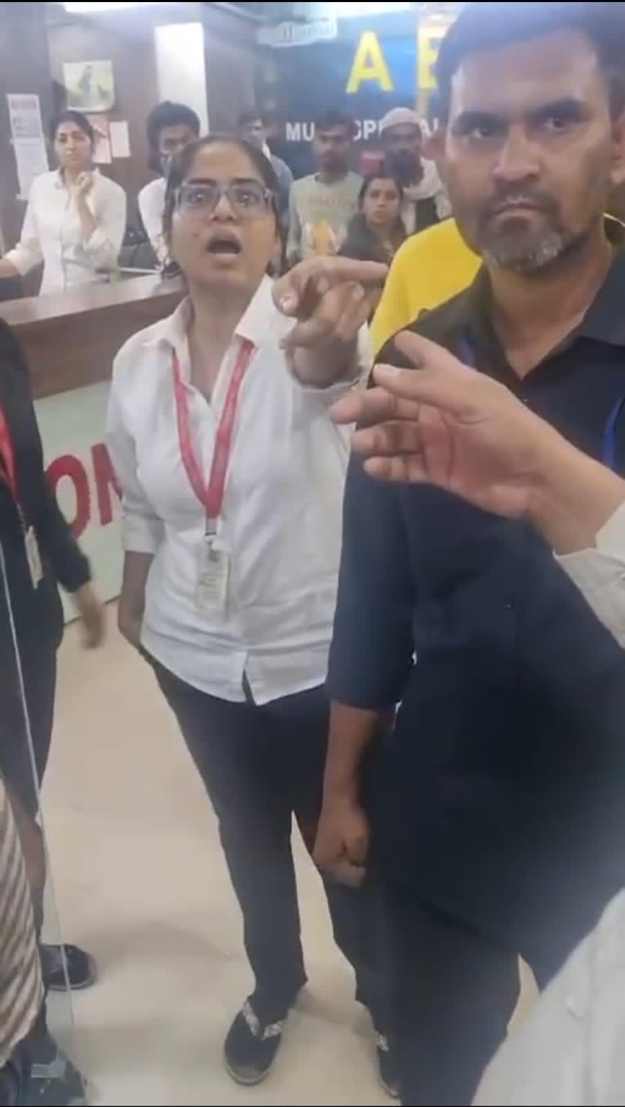 Bhopal News : जीवन देने वाले अस्पताल के कड़वे बोल, यहीं पे गाड़ दूंगी… धर्मांतरण का केस लगवाकर अंदर करवा दूंगी….! जानिए अभद्रता भरे बोल की दास्तां देखें वीडियो