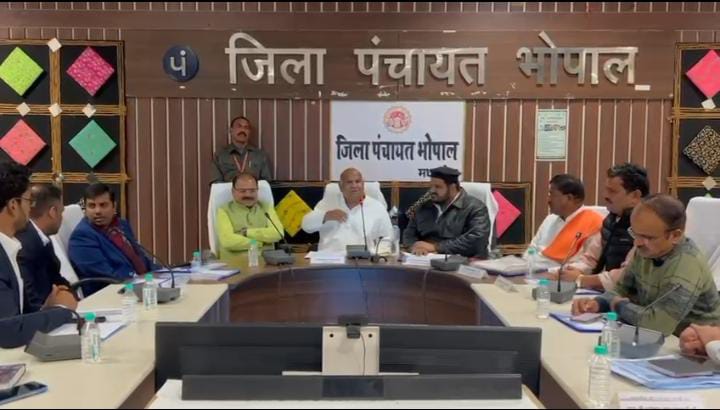 जनसेवा को प्राथमिकता देते हुए राजस्व प्रकरणों का त्वरित निराकरण करें: राजस्व मंत्री करण सिंह वर्मा