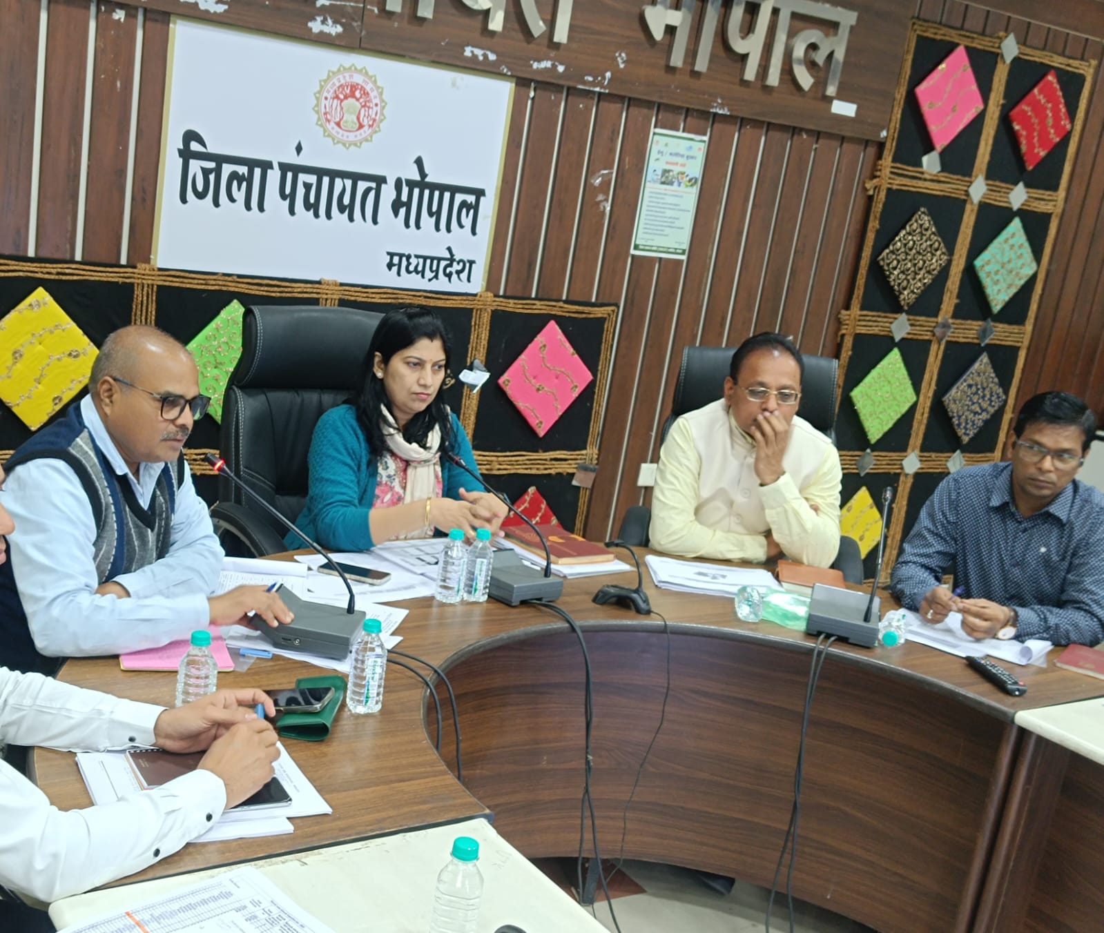सीईओ की दो टूक – मनरेगा, आवास योजना एवं स्वच्छ भारत मिशन के काम समय पर पूरे हों