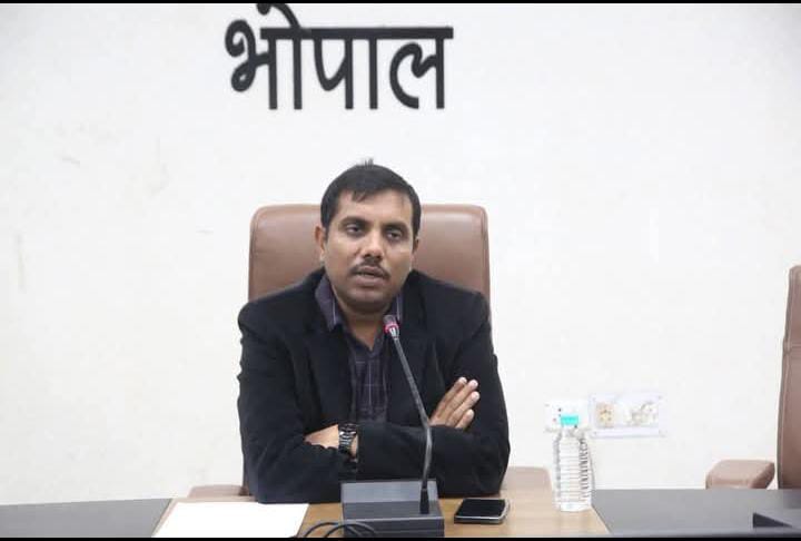 परीक्षा में तनावमुक्त और संयमित रहें – कलेक्टर कौशलेंद्र विक्रम सिंह