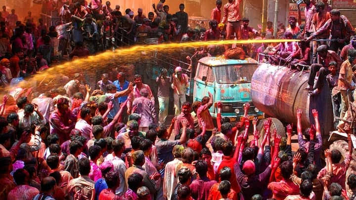 जारी रहेगी गेर गेर निकालने में असमर्थता जताने वाले गेर संचालक को कलेक्टर ने दिए 2 लाख