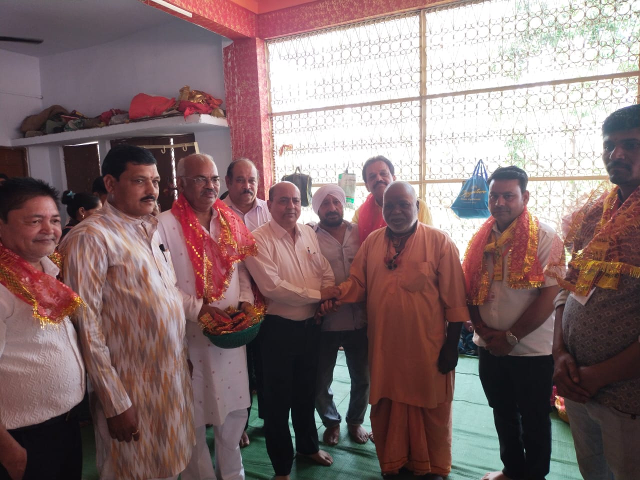 एसडीएम आशुतोष शर्मा पहुंचे मां हरसिद्धि मंदिर, मंदिर परिसर में व्यवस्थाओं का लिया जायजा!