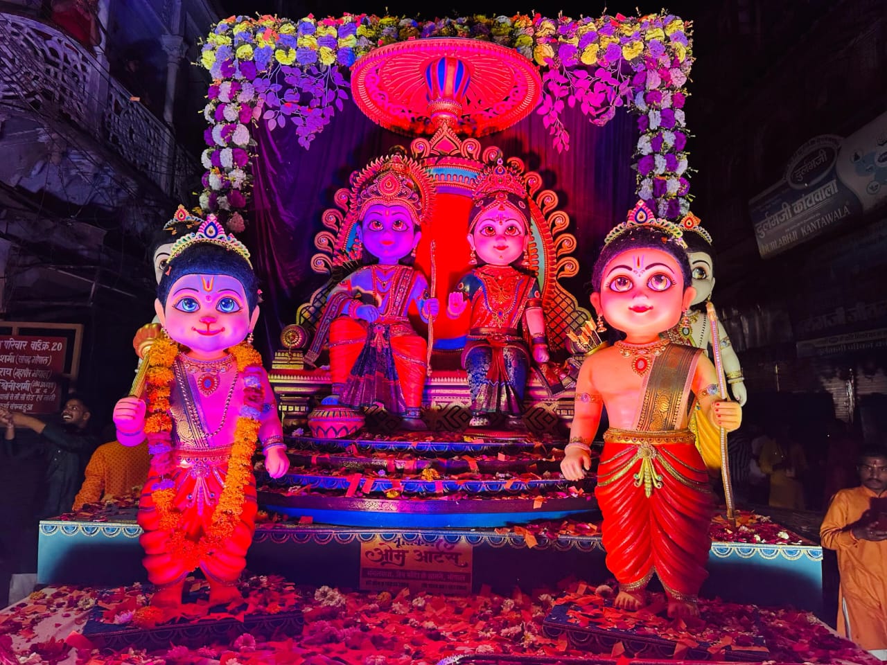 भगवान श्रीराम जन्म उत्सव की शोभा यात्रा धूमधाम से निकाली गई।