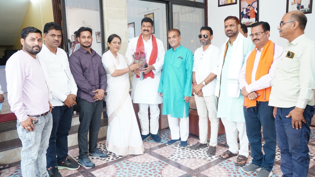 सांसद डॉ लता वानखेड़े ने की मंत्री गोविंद सिंह राजपूत से सौजन्य भेंट