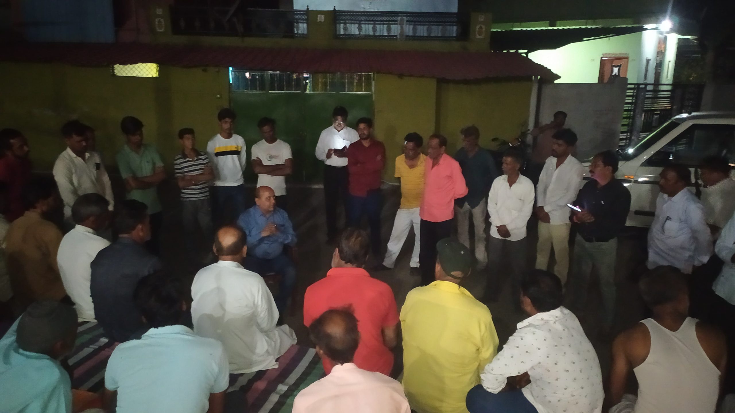 कृषकों से संवाद कर बताए गए पराली जलाने के नुकसान