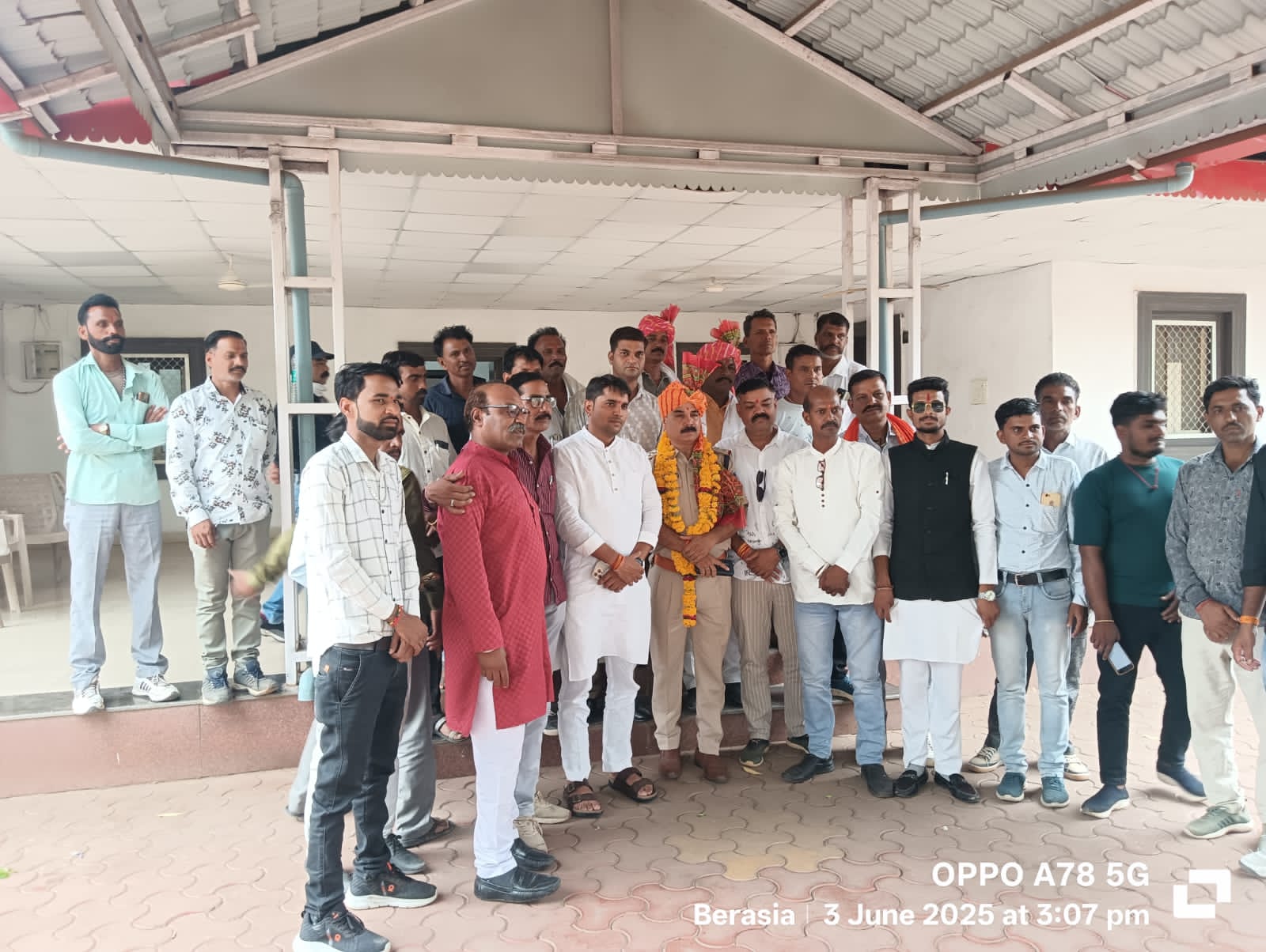 सेन शक्ति महासंगठन द्वारा नवागत बैरसिया थाना प्रभारी वीरेन्द्र सेन का किया गया स्वागत सम्मान।