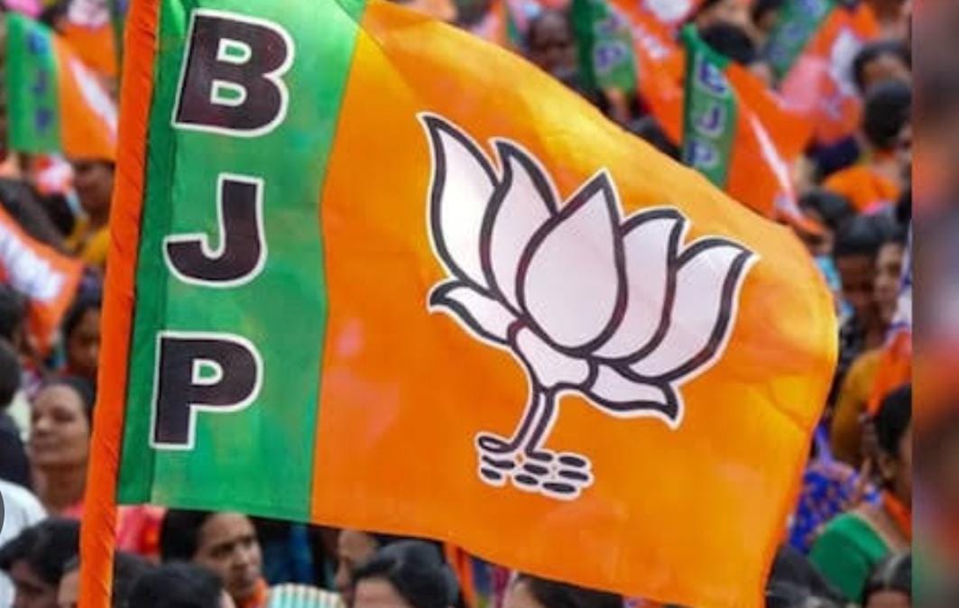 हां और न के बीच झूल रहे कई फैसले…