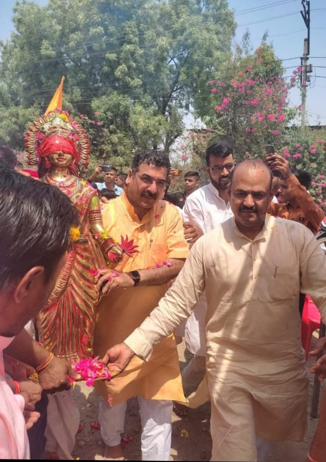 सामाजिक सौहार्दता की मिसाल : वक्फ की जमीन, खुद के प्रयास, कई विवाद के बीच बनवा दिया मंदिर