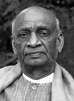 लौह पुरुष सरदार पटेल : भारत की एकता के अमर शिल्पीगांधी और नेहरू के संग आत्मीयता से गढ़ी राष्ट्रीय एकता की अटूट नींव