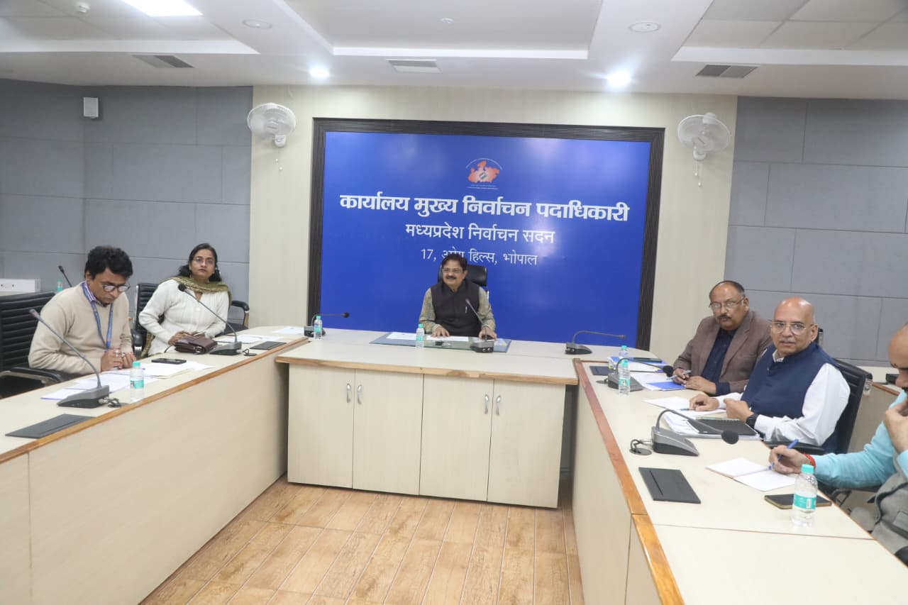 SIR कार्य की प्रगति की रोजाना समीक्षा करें कलेक्टर– निर्वाचन आयोग