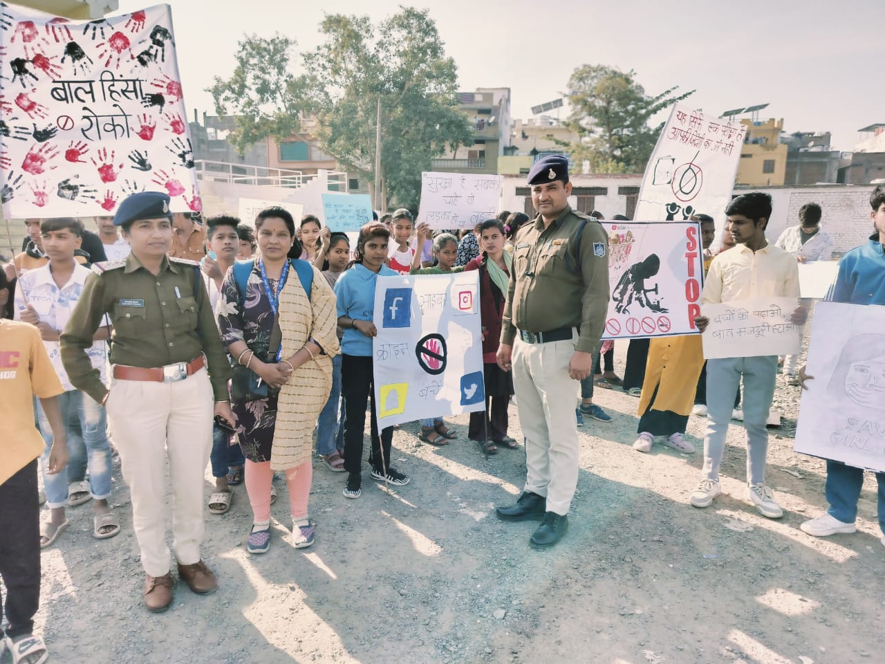 पुलिस ने बताई अपराध की परिभाषा , बच्चों ने सीखे सुरक्षा के गुर