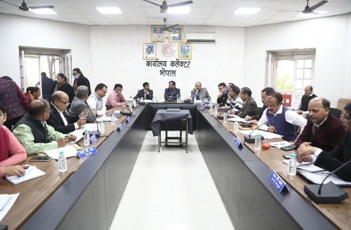 कोई भी मतदाता ना छुटे – बीएलओ सभी मतदाताओं की मैपिंग सुनिश्चित करें ~ सचिव बिनोद कुमार