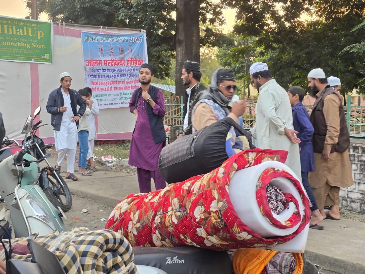आलमी तबलीगी इज्तिमा का दूसरा दिन:अल्लाह की बनाई मशीन को इसके लिए बनाई किताब से चलाना आसान…